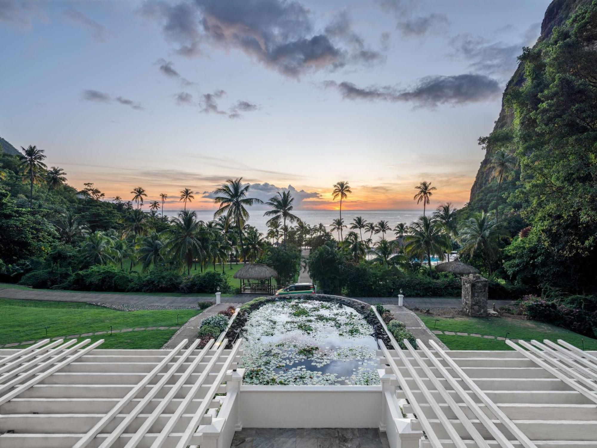 Sugar Beach, A Viceroy Resort Soufriere Exterior photo